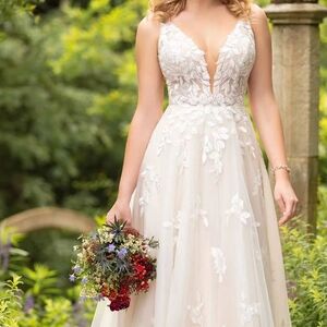 Essense Of Australia Wedding Dress D3023